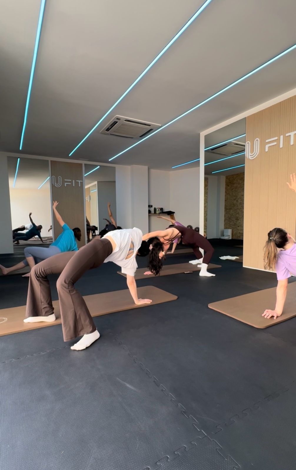 Clase de yoga en UFIT